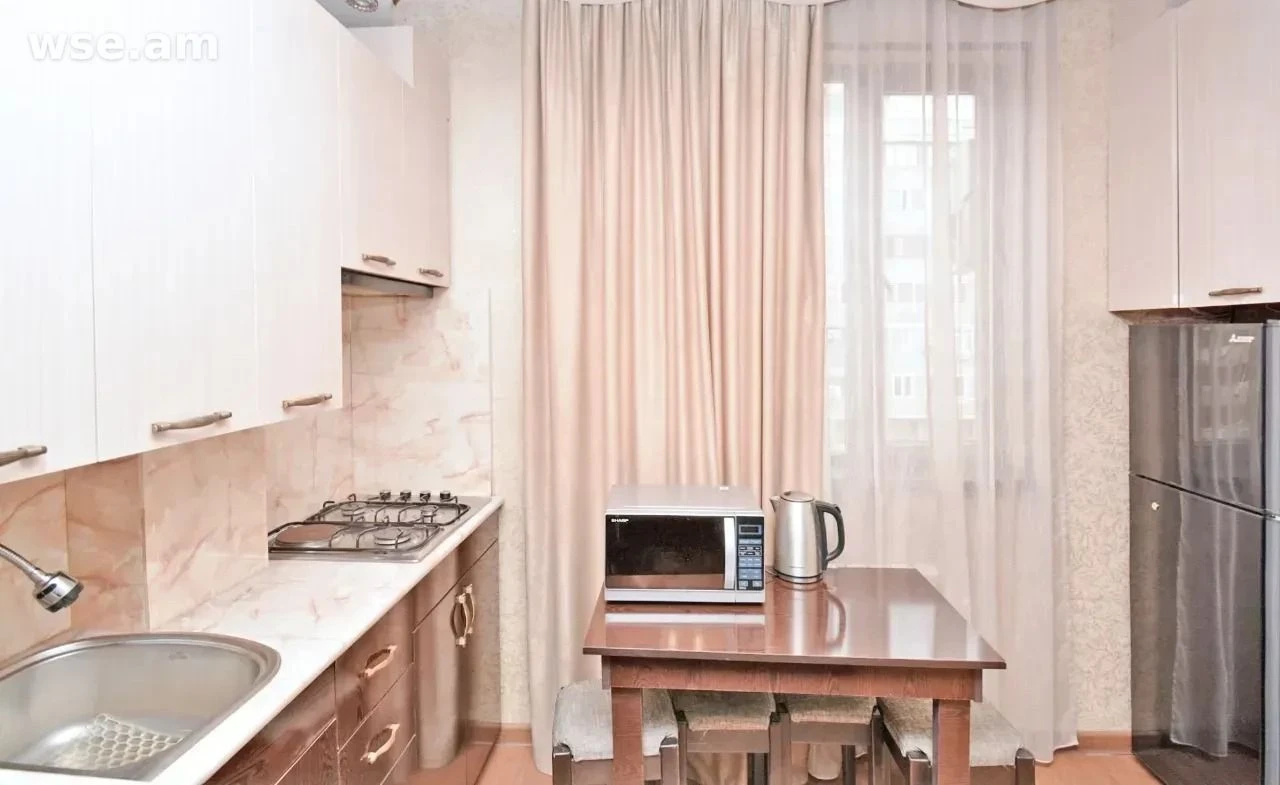 2-комн., 52 м², 6/11 эт., улица Амиряна 25