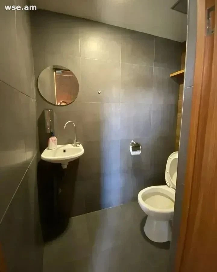 2-комн., 70 м², 3/3 эт., Нор Норк
