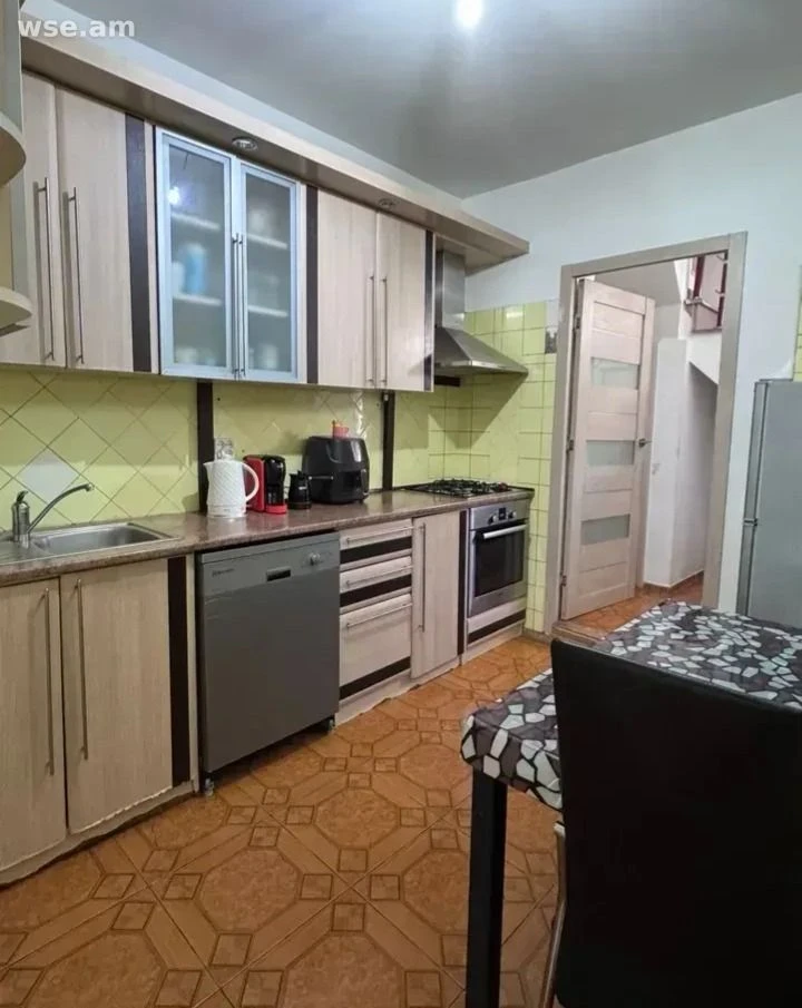 6-комн., 145 м², 5/5 эт., переулок улицы Марр 5