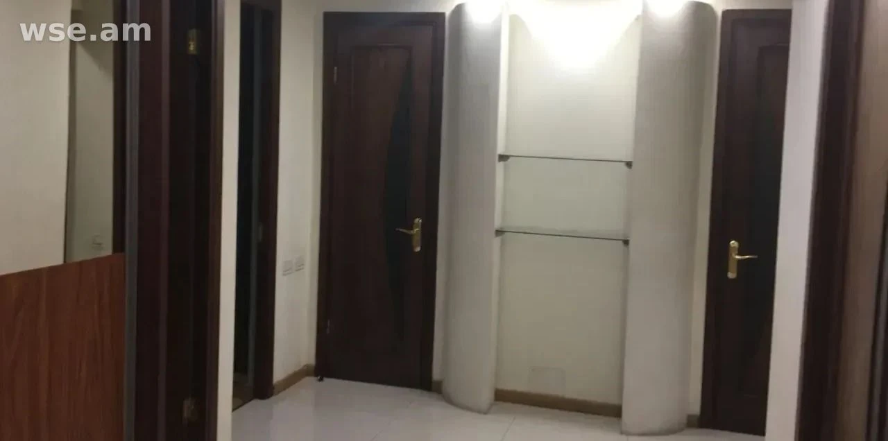 3-комн., 90 м², 2/10 эт., улица Езника Кохбаци