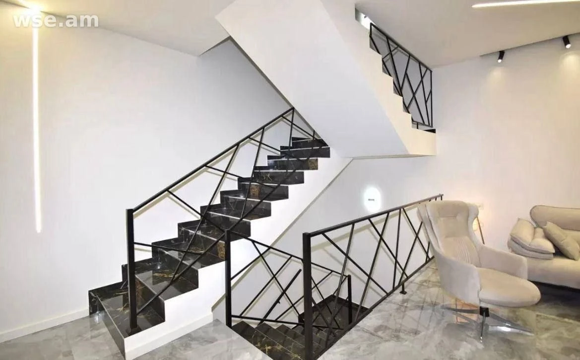 6-комн., 320 м², 1/3 эт., улица Дуряна
