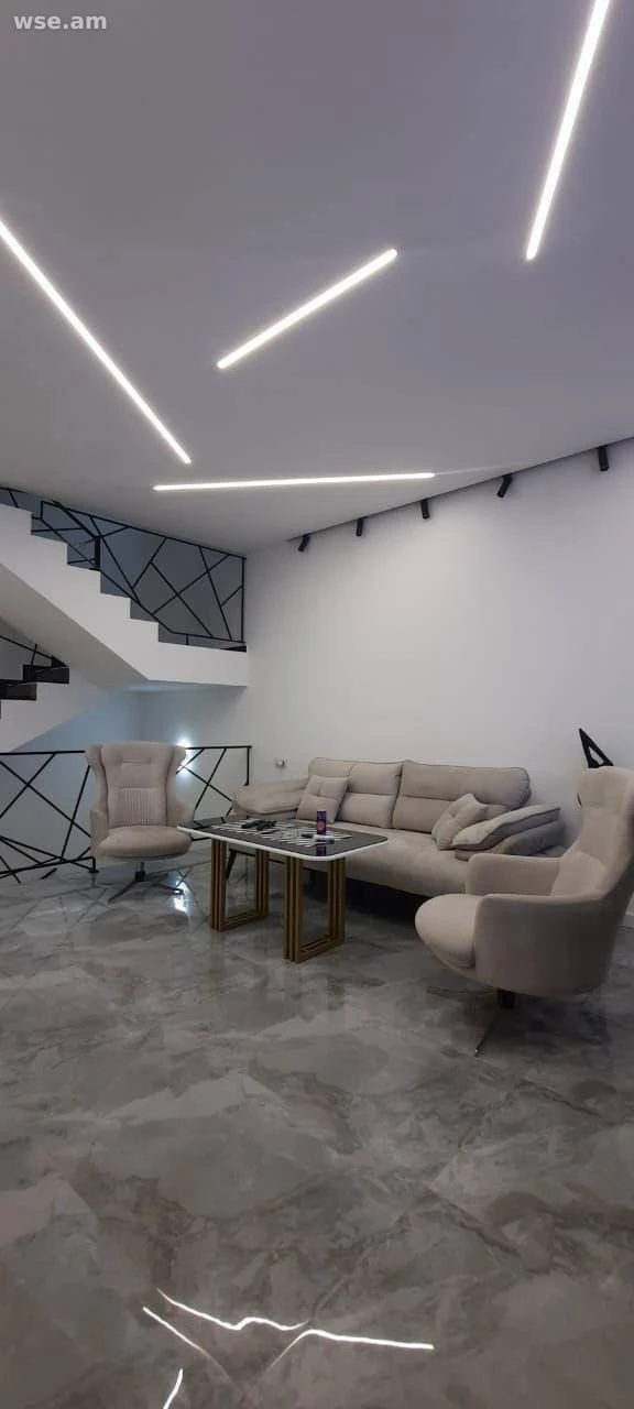 6-комн., 320 м², 1/3 эт., улица Дуряна