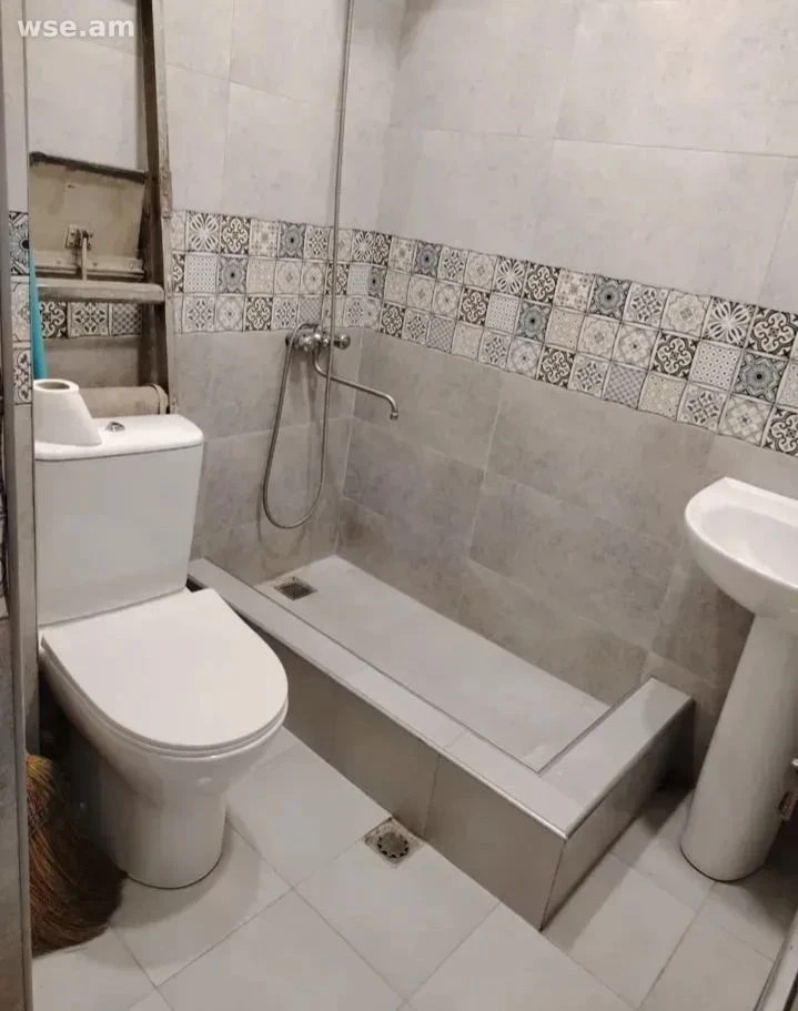 1-комн., 46 м², 2/5 эт., проспект Комитаса 54