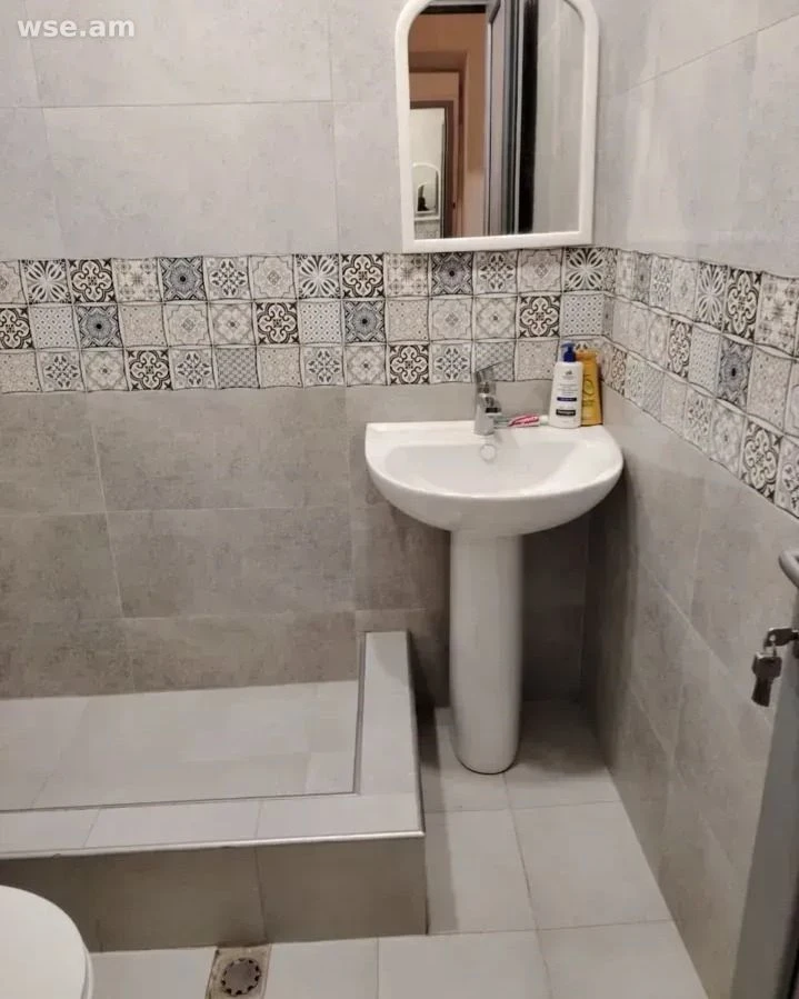 1-комн., 46 м², 2/5 эт., проспект Комитаса 54