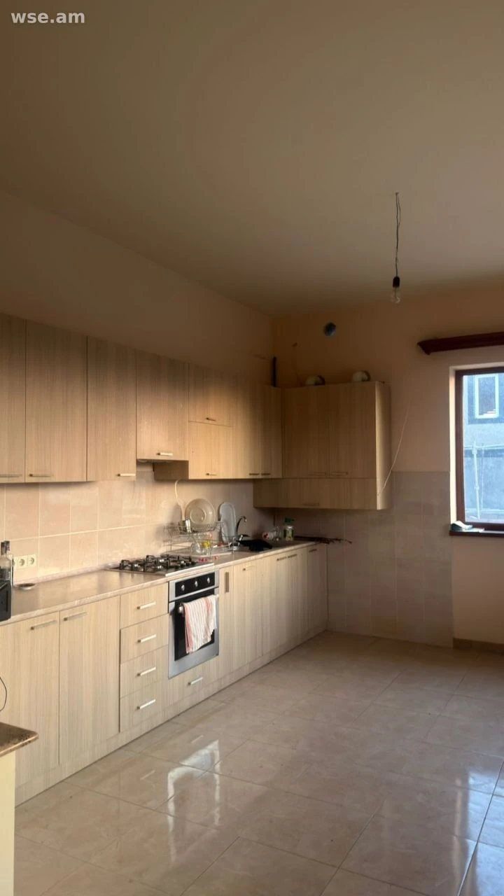2-комн. дом, 250 м², 9-этажный, улица Кентронакан, Арамус, Котайкская область