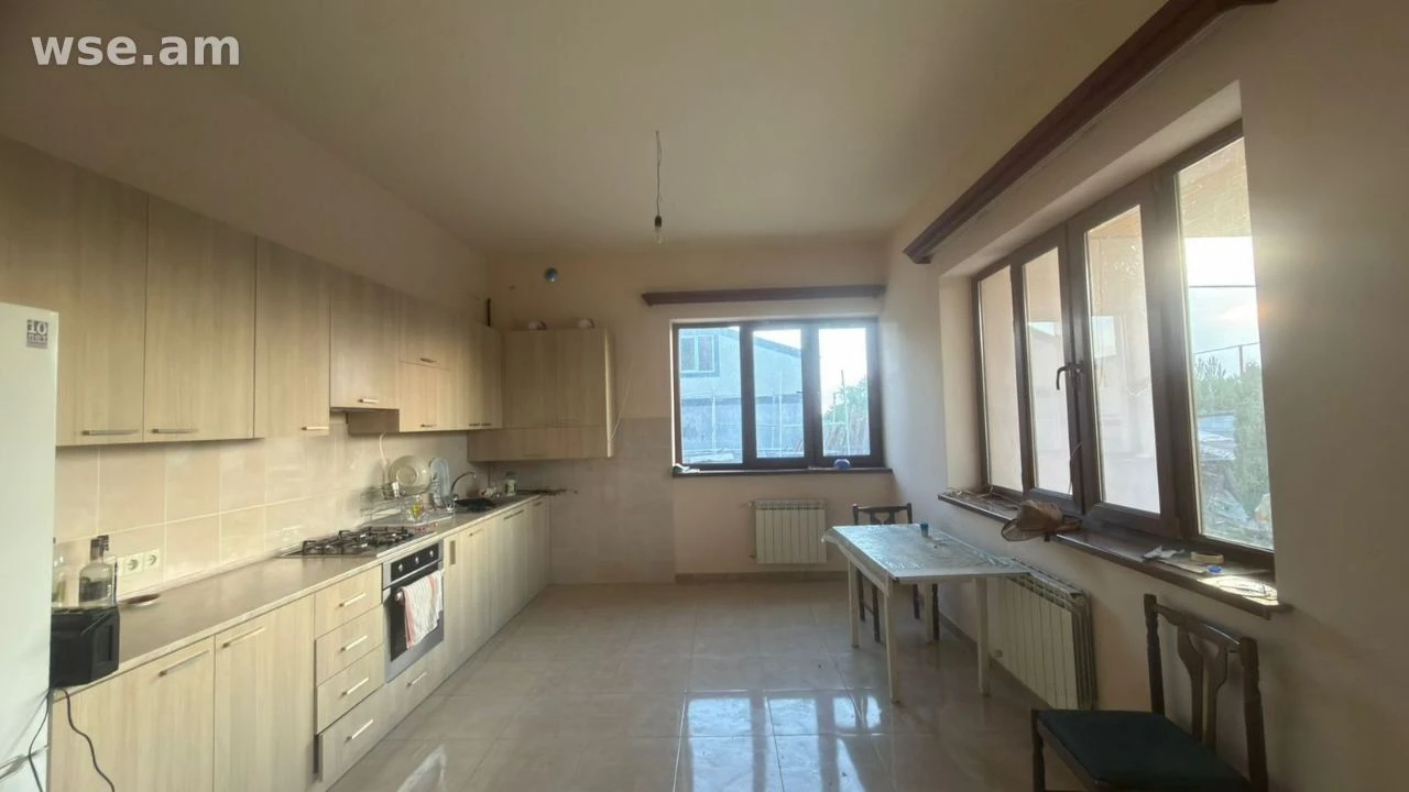 2-комн. дом, 250 м², 9-этажный, улица Кентронакан, Арамус, Котайкская область