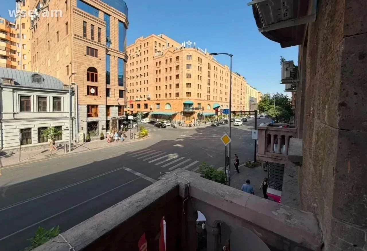 3 սենյականոց, 88 քմ, 2/4 հարկ, Պապ Թագավորի փողոց 7