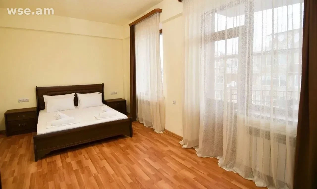 3-комн., 110 м², 10/13 эт., проспект Месропа Маштоца 33/1