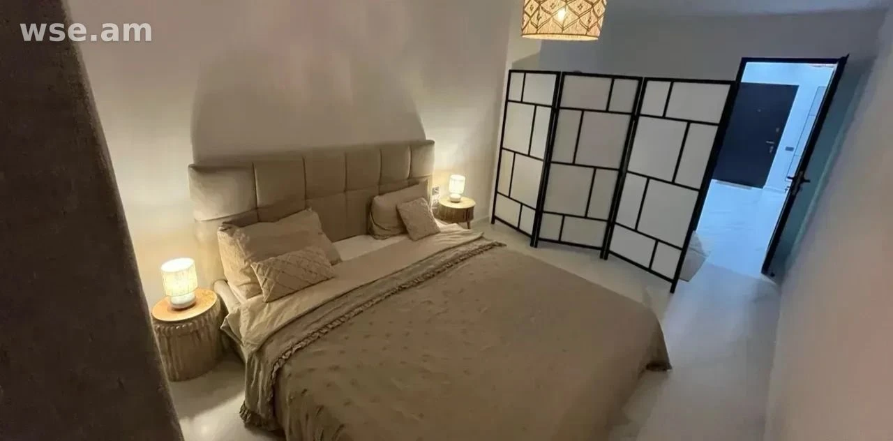 2-комн., 72 м², 16/18 эт., ул. Маршала Бабаджаняна