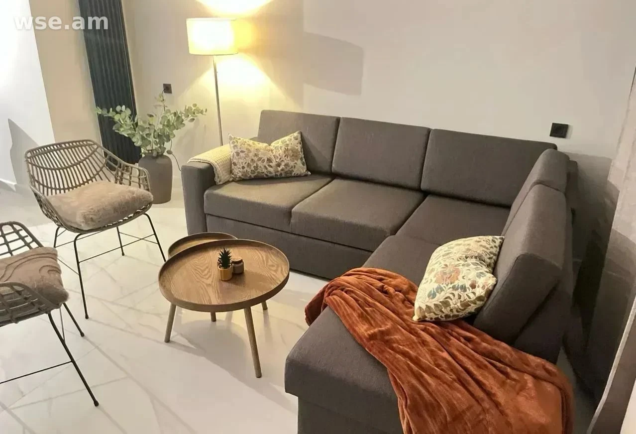 2-комн., 72 м², 16/18 эт., ул. Маршала Бабаджаняна