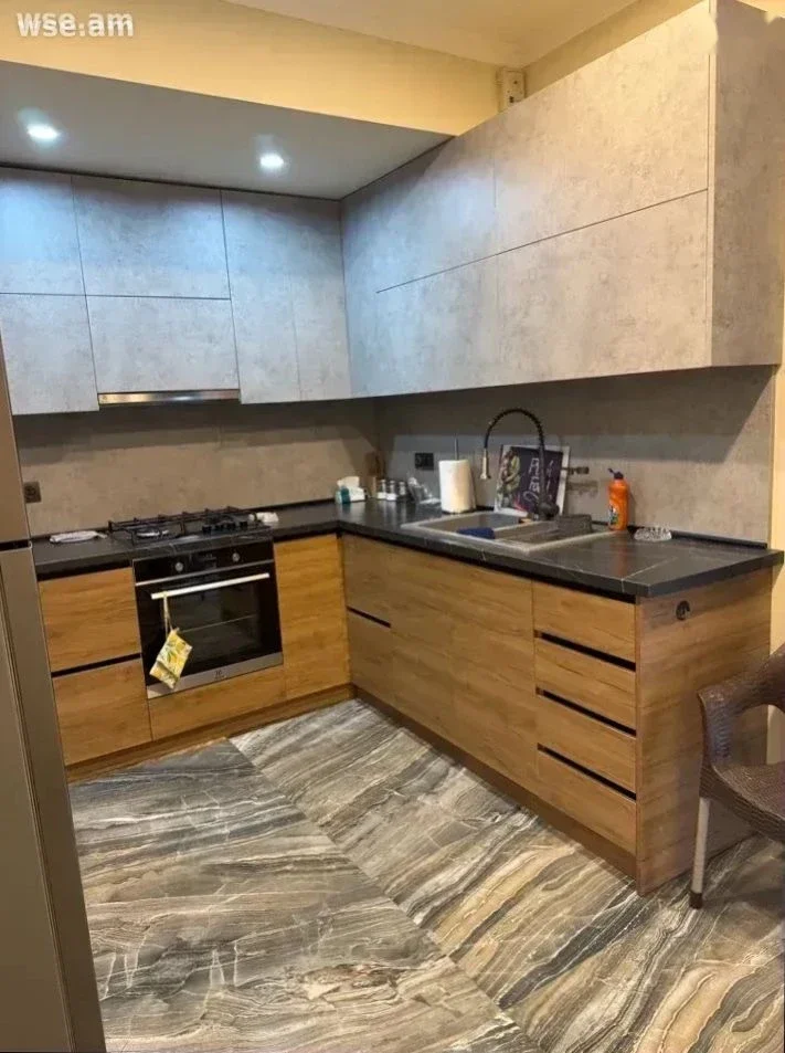 3-комн., 120 м², 1/5 эт., улица Дереника Демирчяна 62