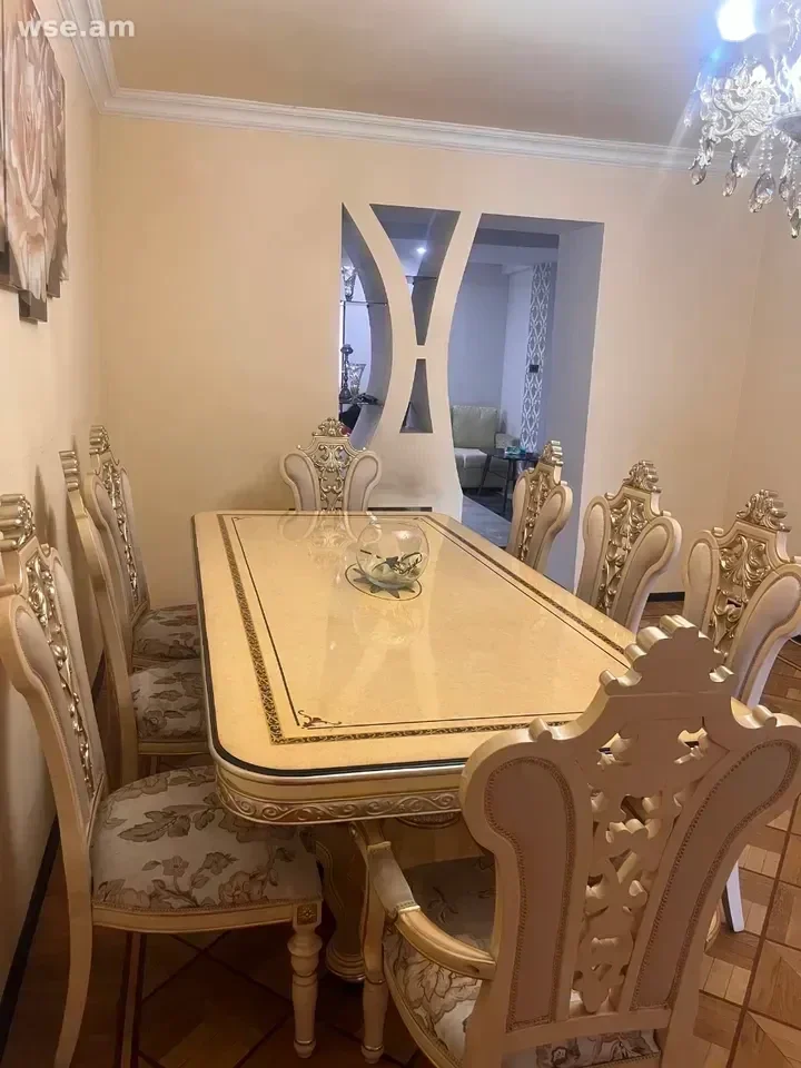 4-комн., 110 м², 3/5 эт., улица Абовяна 10