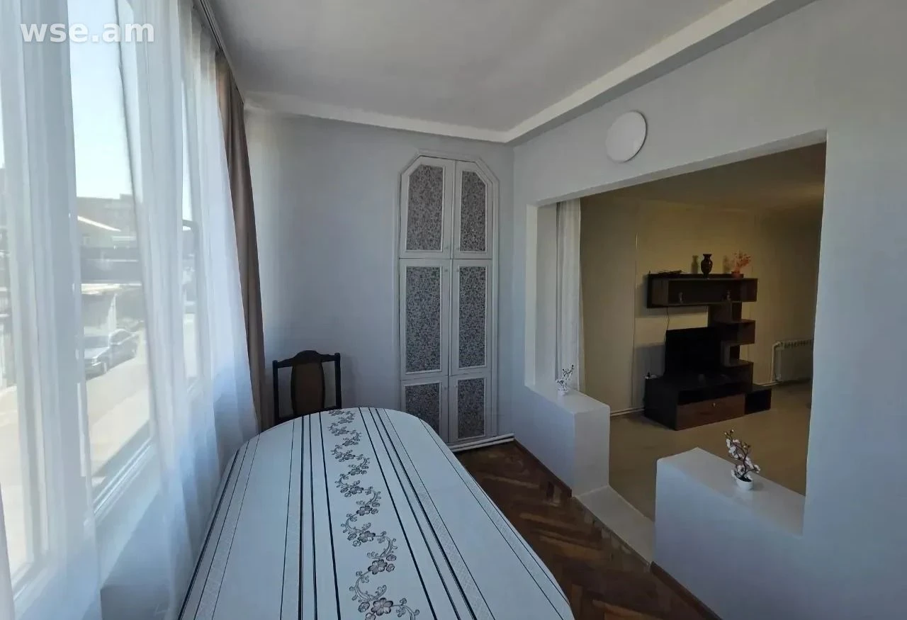 3-комн., 74 м², 2/4 эт., улица Лепсиуса