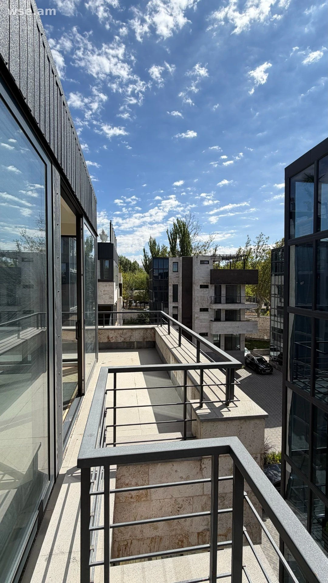 4-комн., 210 м², проспект Азатутян 1/60