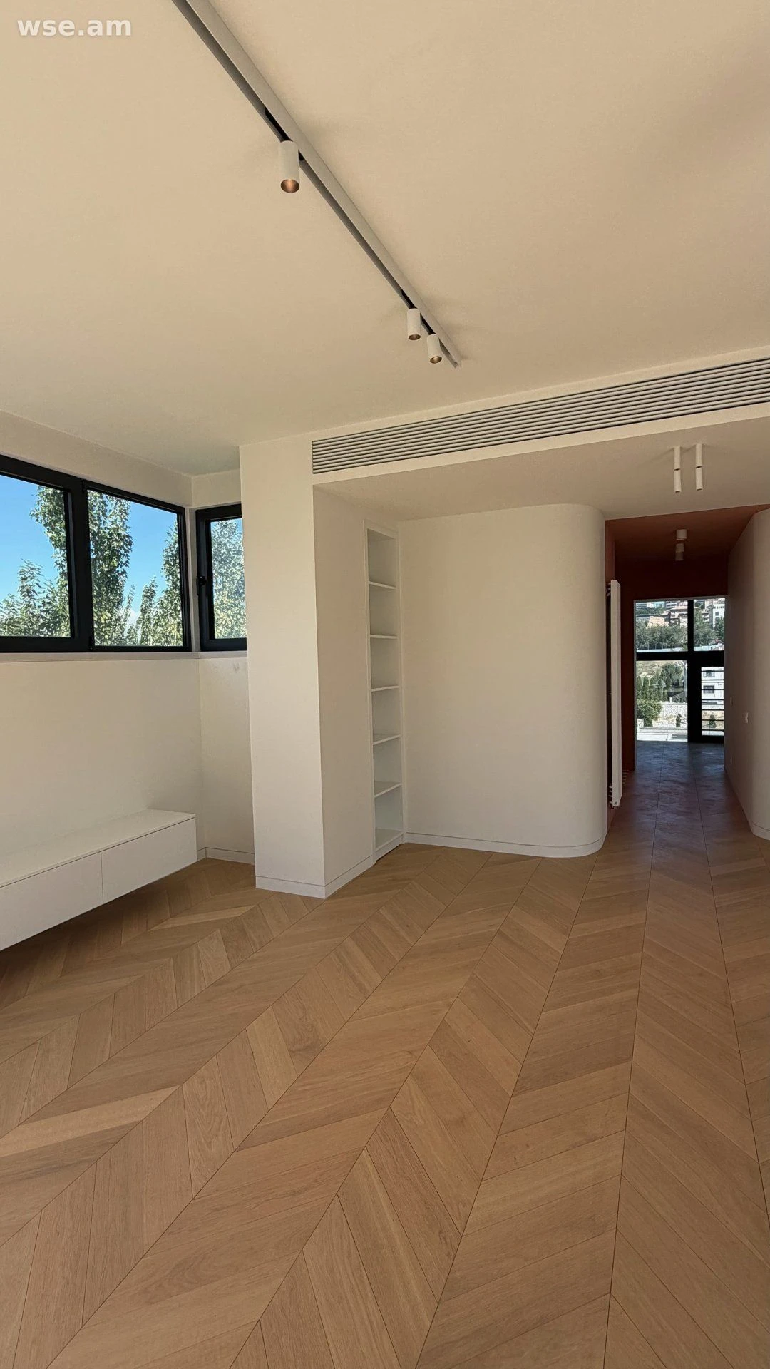 4-комн., 210 м², проспект Азатутян 1/60