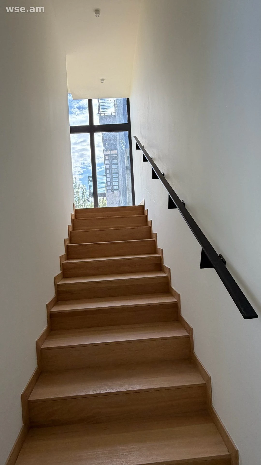 4-комн., 210 м², проспект Азатутян 1/60