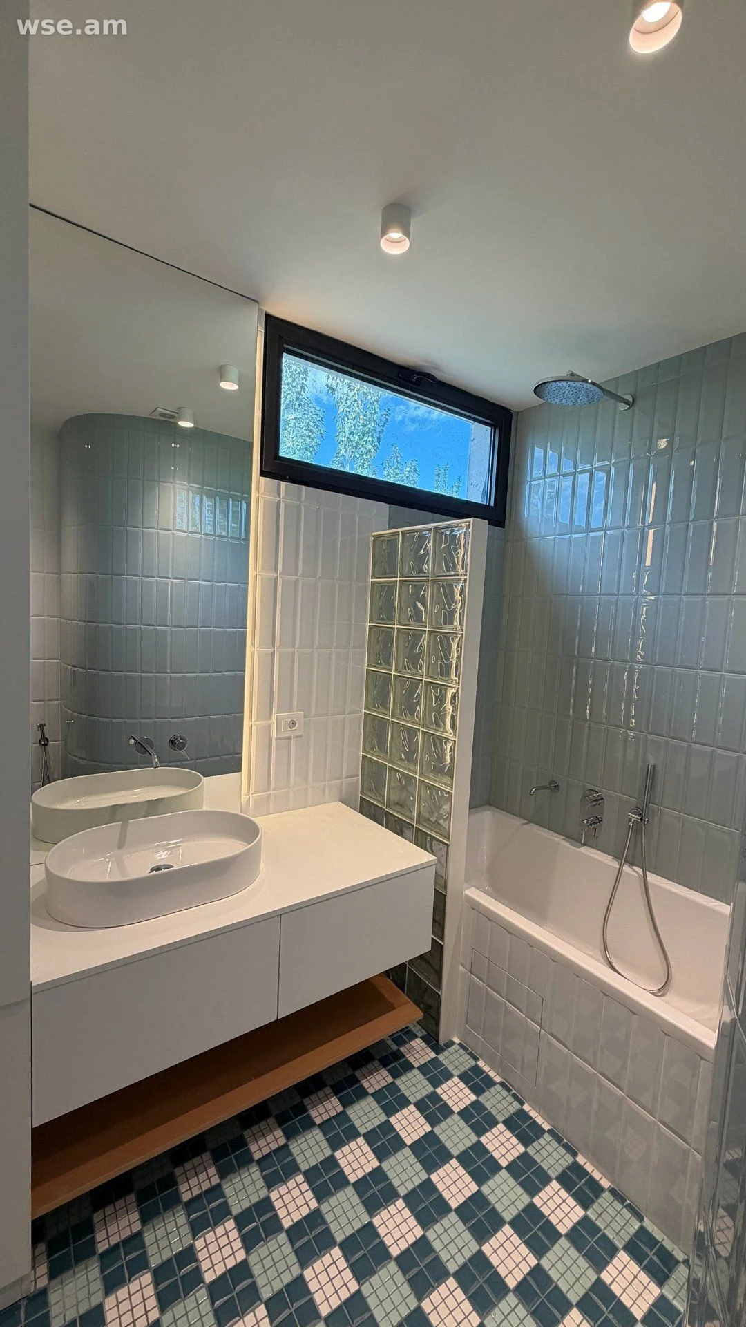 4-комн., 210 м², проспект Азатутян 1/60