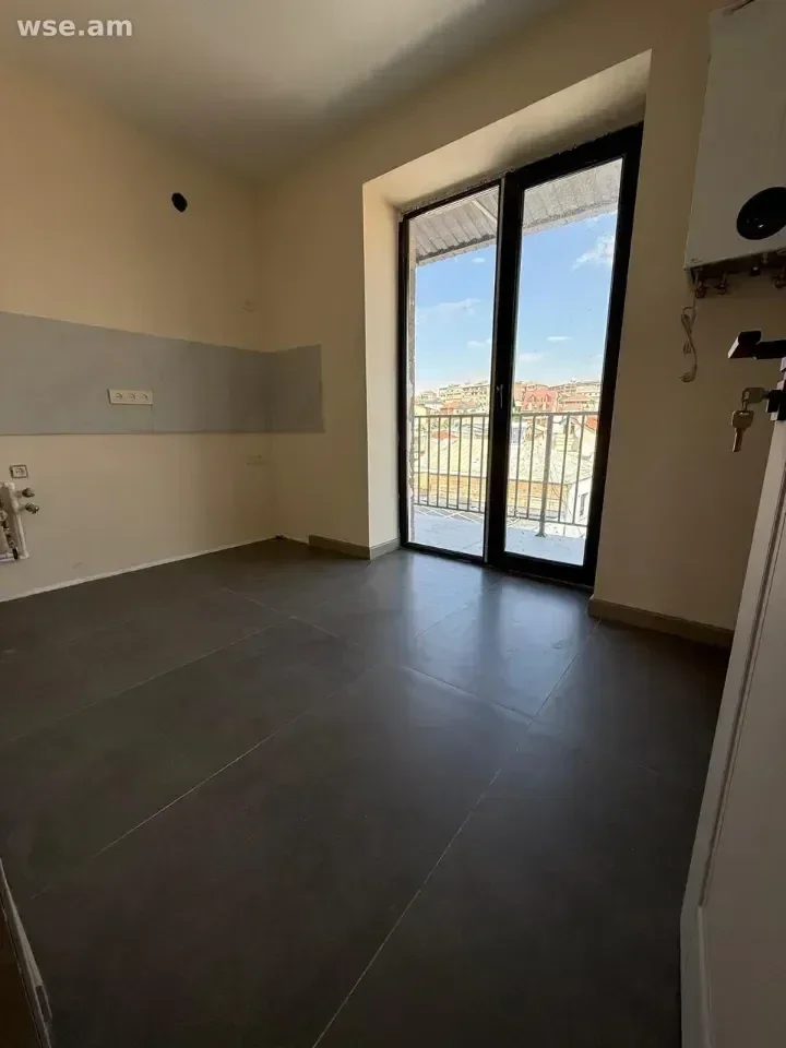3-room, 82 m², 5/5 floor, 1st lane of Kyivyan street 3