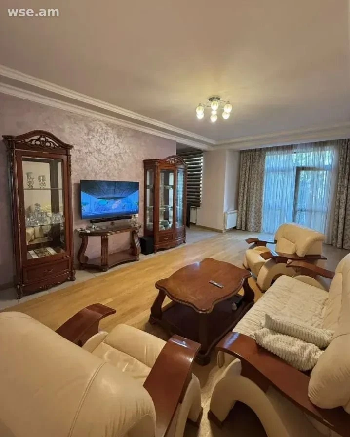 3-room, 110 m², 2/5 floor, 1/18 Azatutyan Avenue