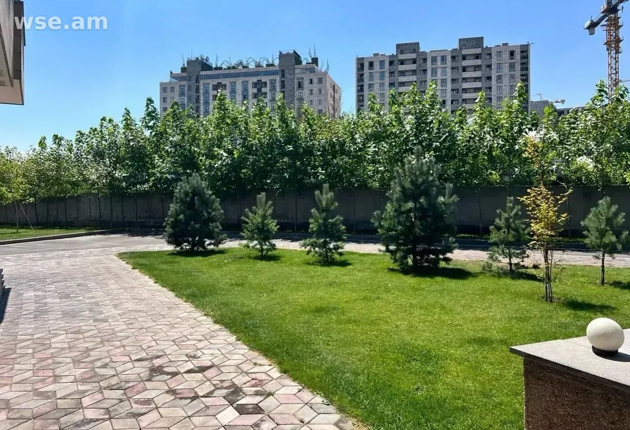 3-комн., 96 м², 4/15 эт., улица Овсепа Аргутяна 22