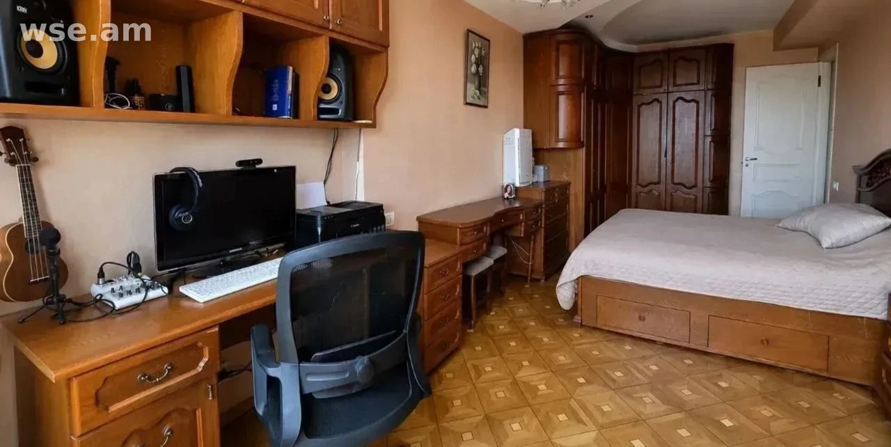 3-комн., 106 м², 8/9 эт., улица Айгедзора