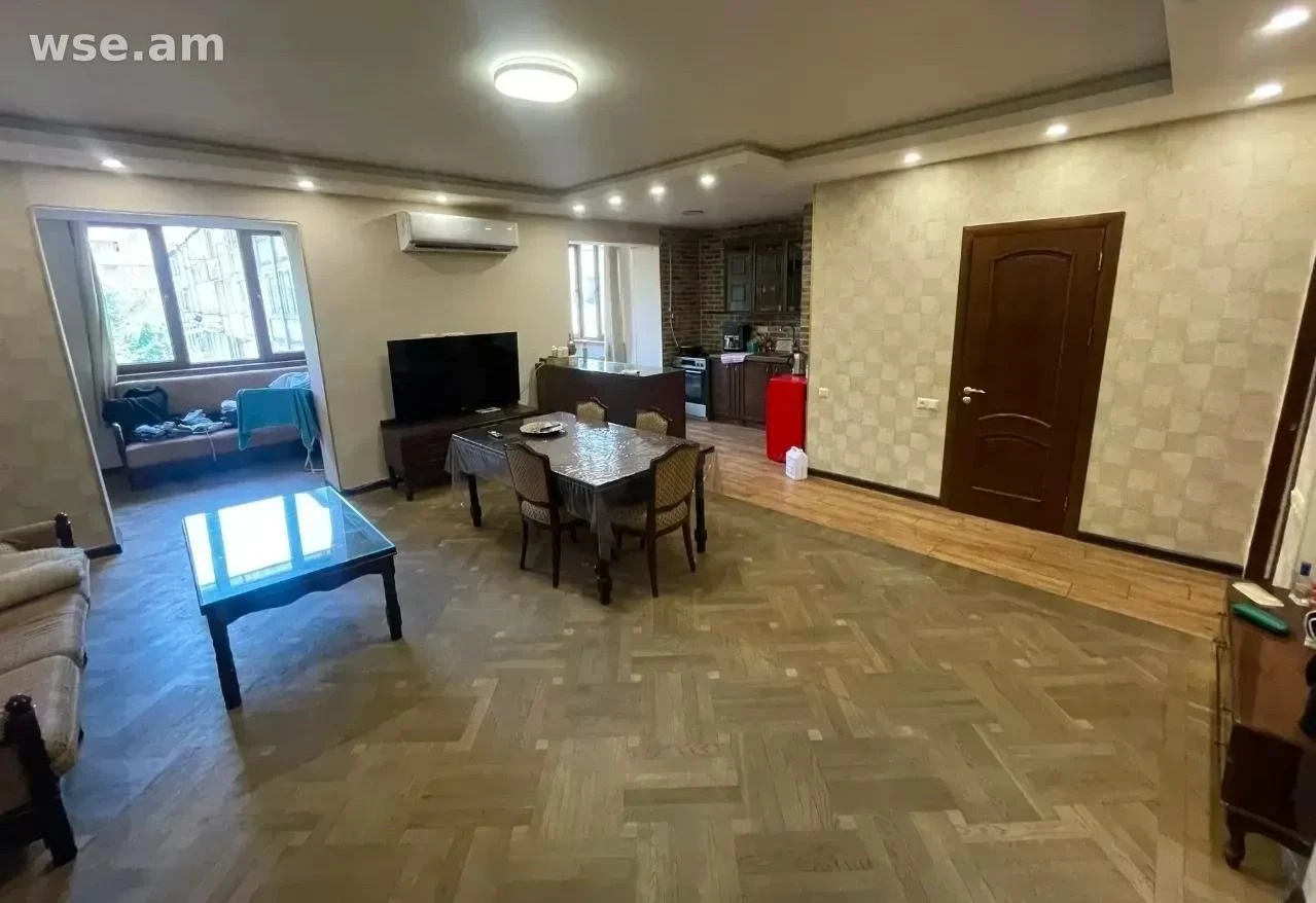 3室公寓, 94㎡, 瓦格拉姆·帕帕江街26号 — 350 000 ֏ | WSE.AM