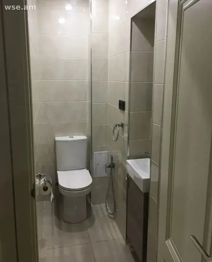3-սենյականոց, 70 մ², 4/5 հարկ, Գրիբոյեդովի փողոց 2/1