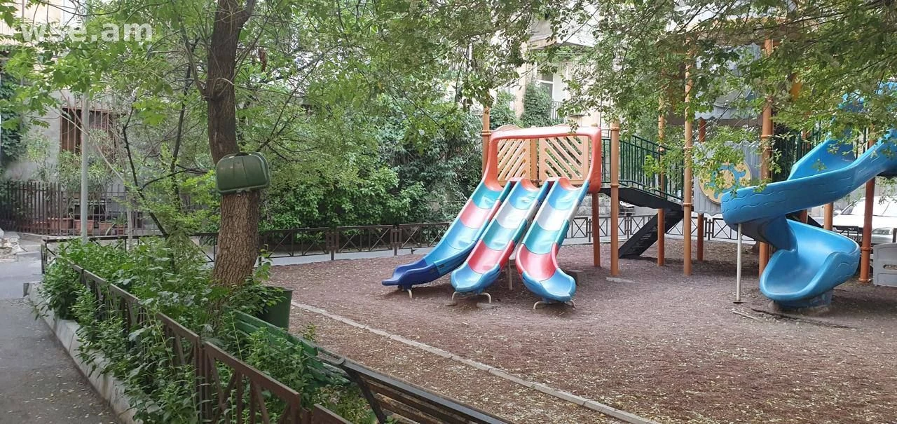 3-սենյականոց, 90 մ², 4/4 հարկ, Մարշալ Բաղրամյանի պողոտա 23
