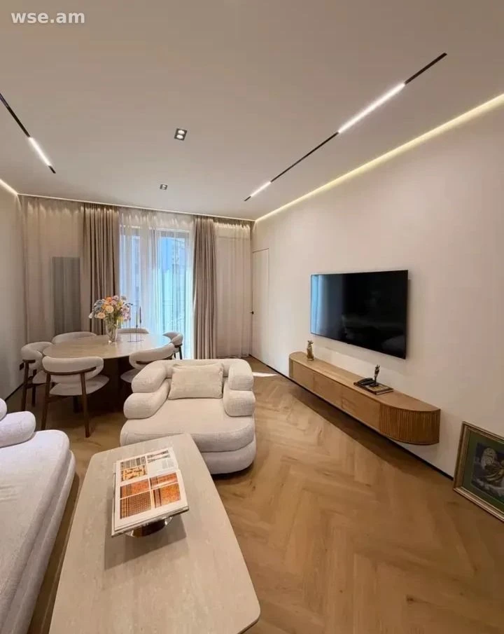 3-սենյականոց, 86 մ², 4/4 հարկ, Հակոբ Պարոնյանի փողոց 15