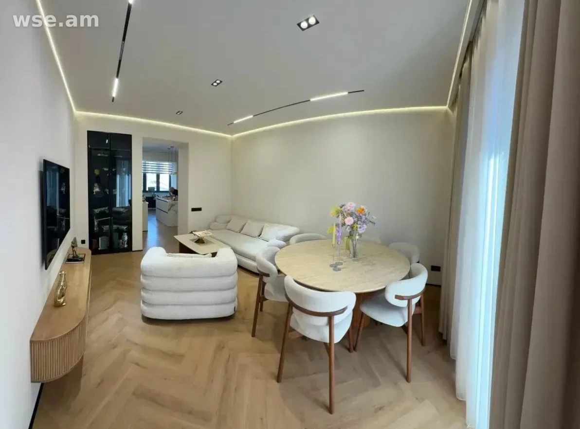 3-սենյականոց, 86 մ², 4/4 հարկ, Հակոբ Պարոնյանի փողոց 15