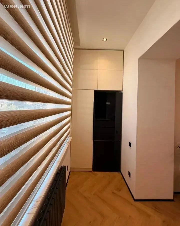 3-սենյականոց, 86 մ², 4/4 հարկ, Հակոբ Պարոնյանի փողոց 15