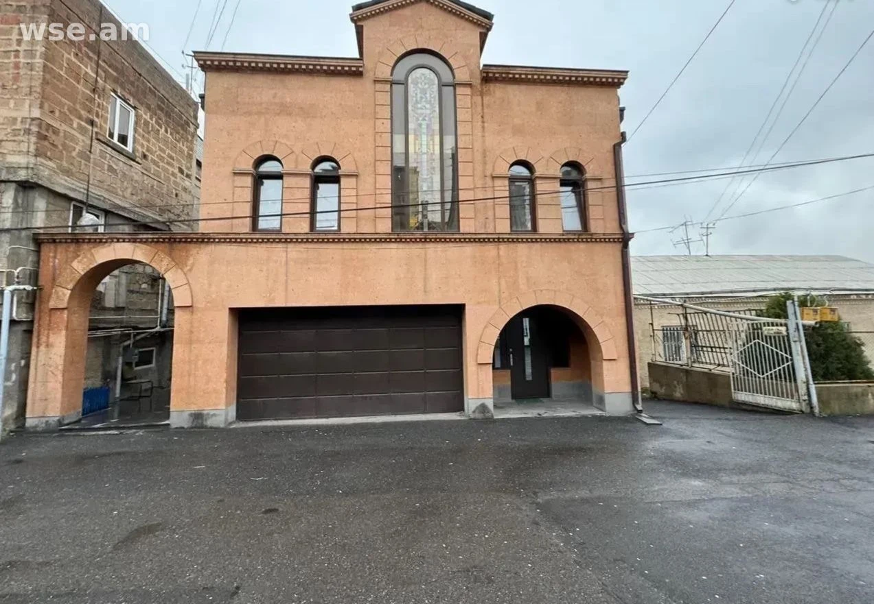 6-bed. house, 385m², 10 Sos Sargsyan Street - 6 000 $