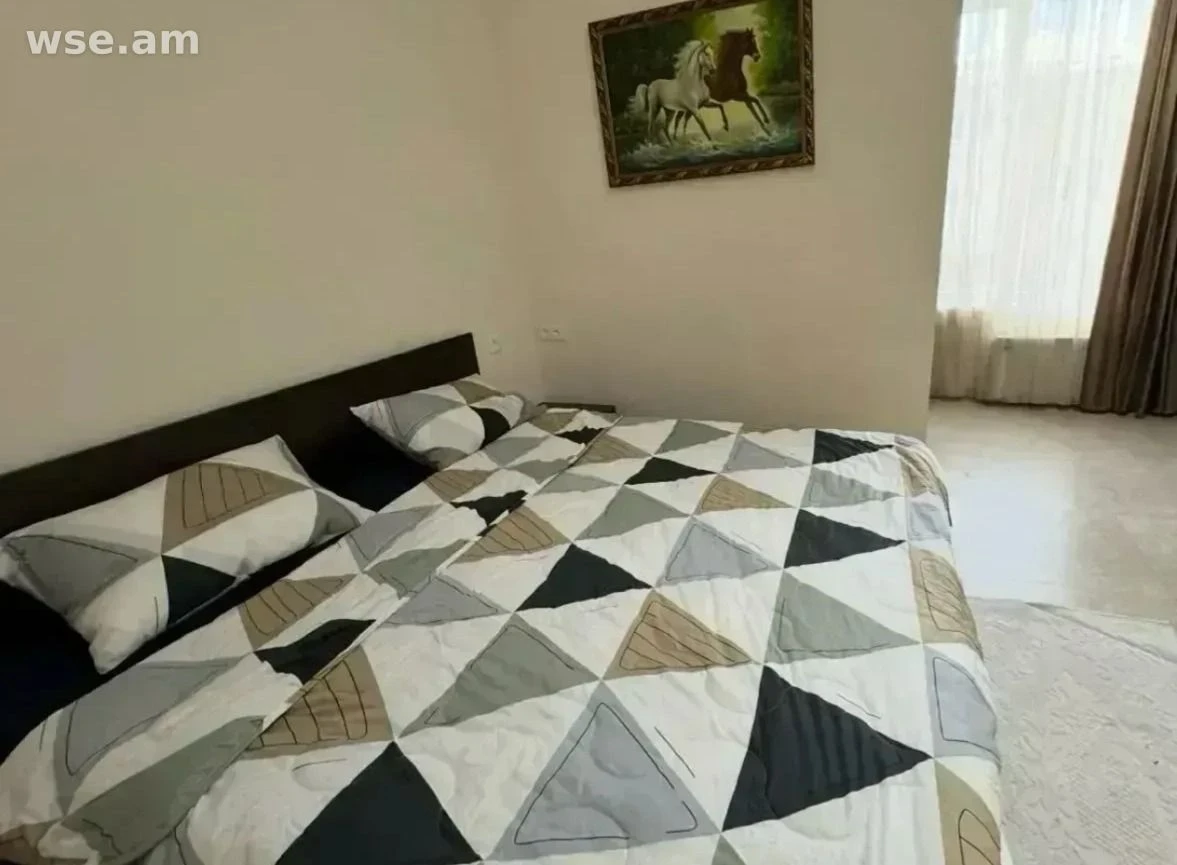 3-սենյականոց, 90 մ², 8/12 հարկ, Նալբանդյան փողոց 7/1