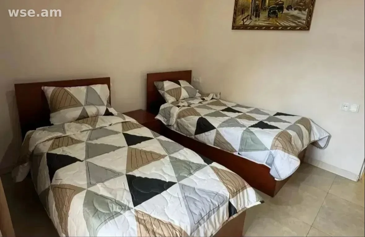 3-սենյականոց, 90 մ², 8/12 հարկ, Նալբանդյան փողոց 7/1