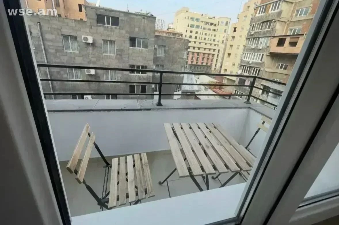 3-սենյականոց, 90 մ², 8/12 հարկ, Նալբանդյան փողոց 7/1