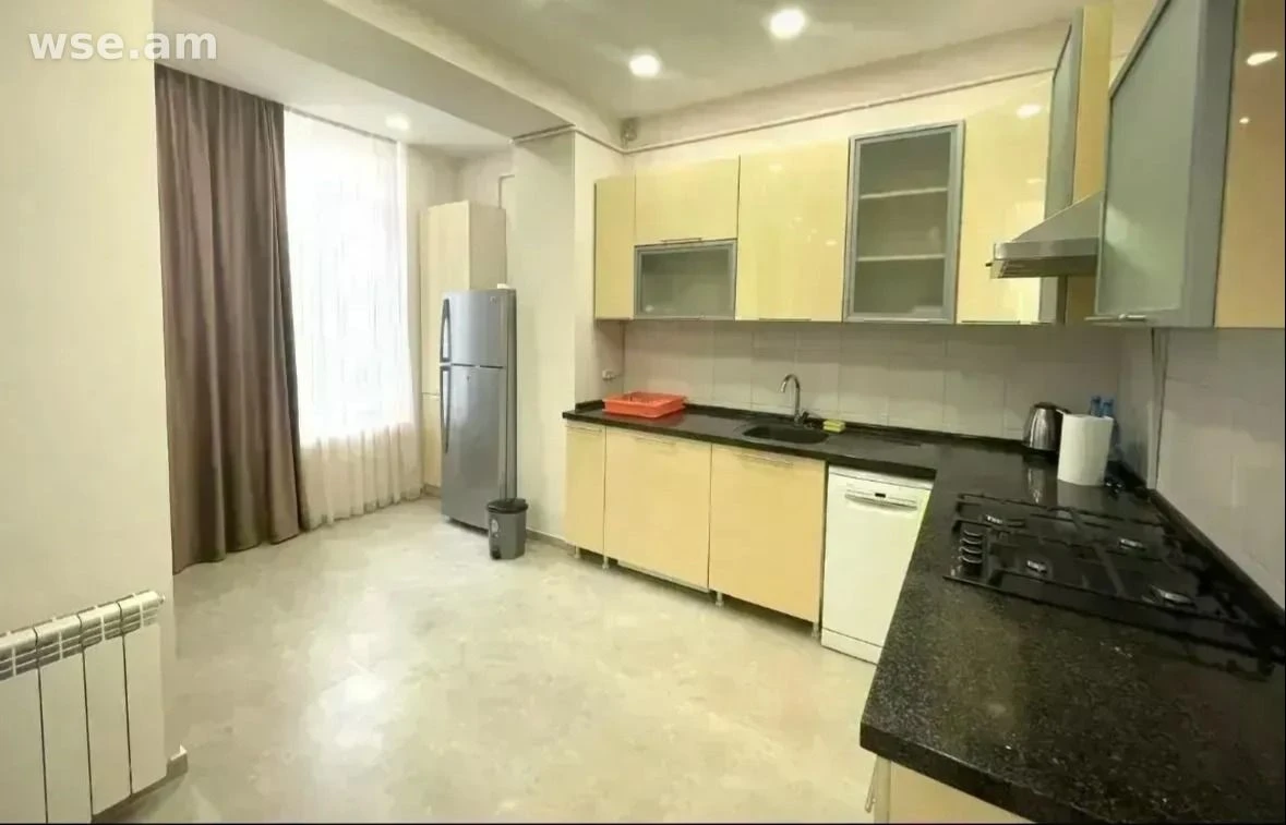 3-սենյականոց, 90 մ², 8/12 հարկ, Նալբանդյան փողոց 7/1