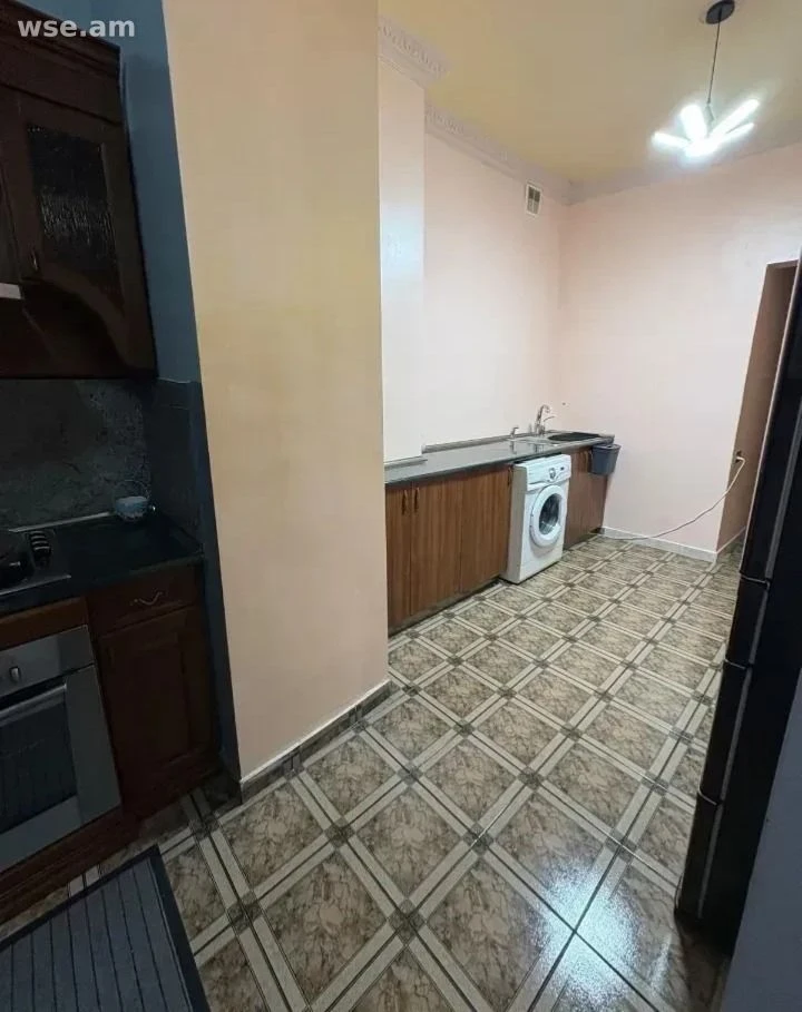 3 սենյականոց, 98 մ², 2/4 հարկ, Սարյան փողոց 10