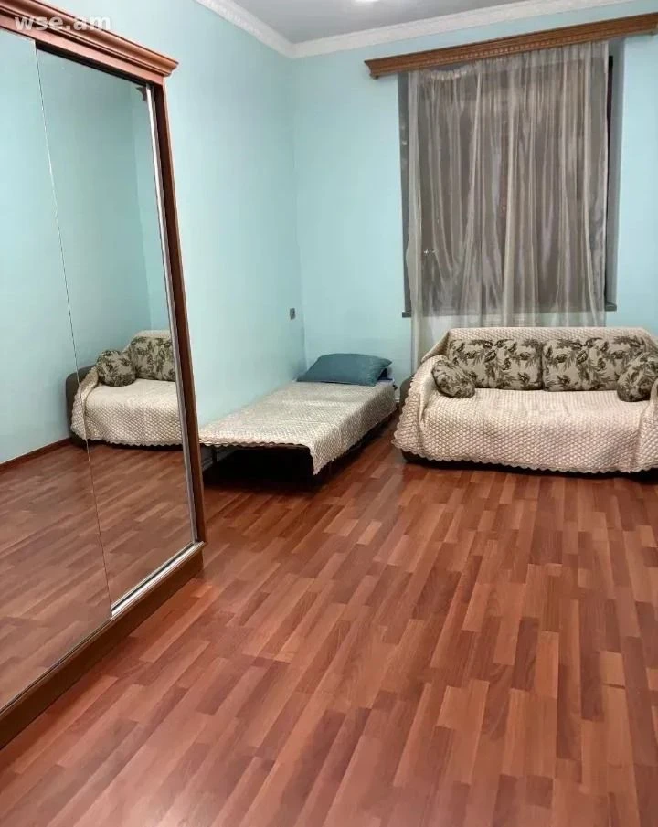 3 սենյականոց, 98 մ², 2/4 հարկ, Սարյան փողոց 10