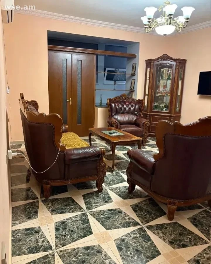 3 սենյականոց, 98 մ², 2/4 հարկ, Սարյան փողոց 10