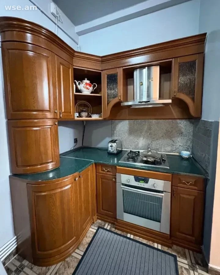 3 սենյականոց, 98 մ², 2/4 հարկ, Սարյան փողոց 10