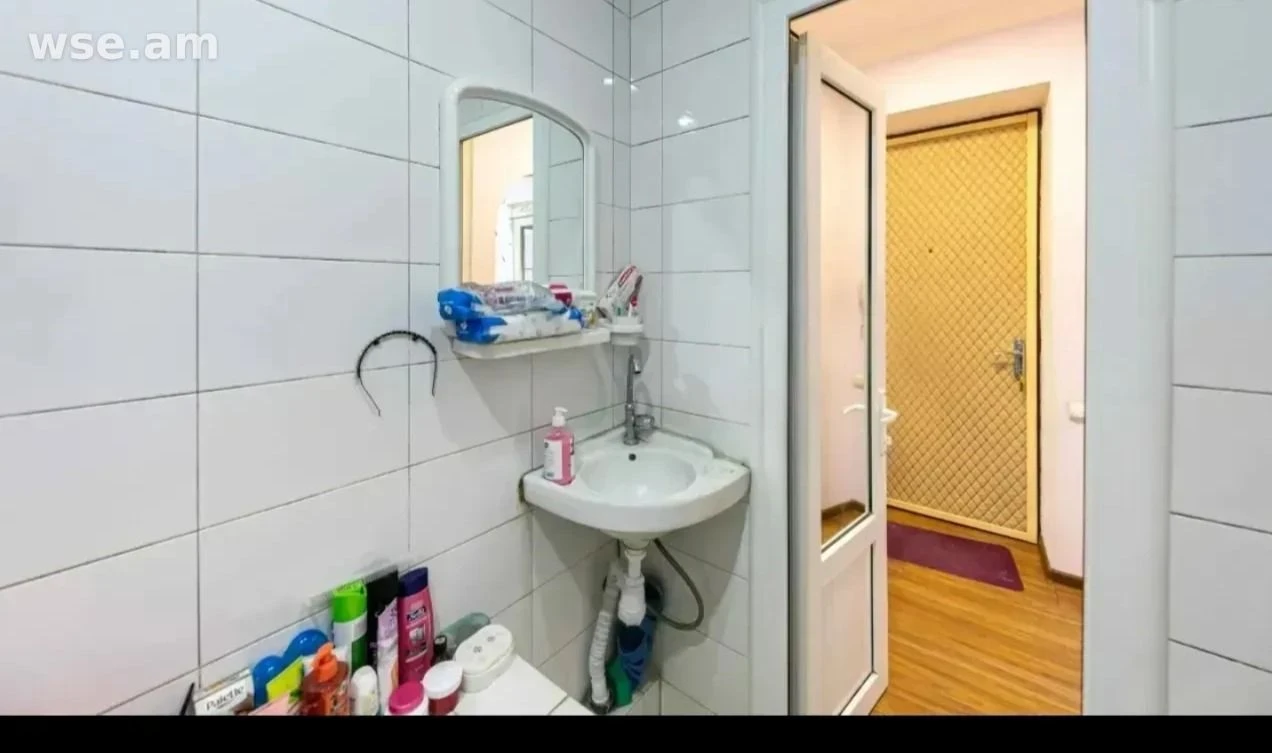 1-սենյականոց, 30 մ², 2/5 հարկ, Սուրբ Գրիգոր Լուսավորչի փողոց 12