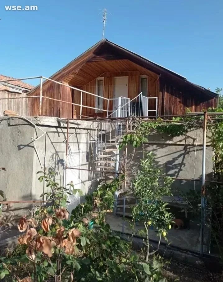 3 սենյականոց առանձնատուն, 105 քմ, 3 հարկանի, 34 - րդ փողոց 23