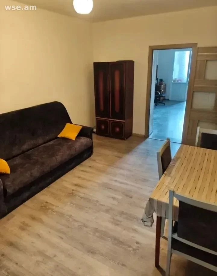 4 սենյականոց, 90 մ², 5/5 հարկ, Ազատության պողոտա 9A