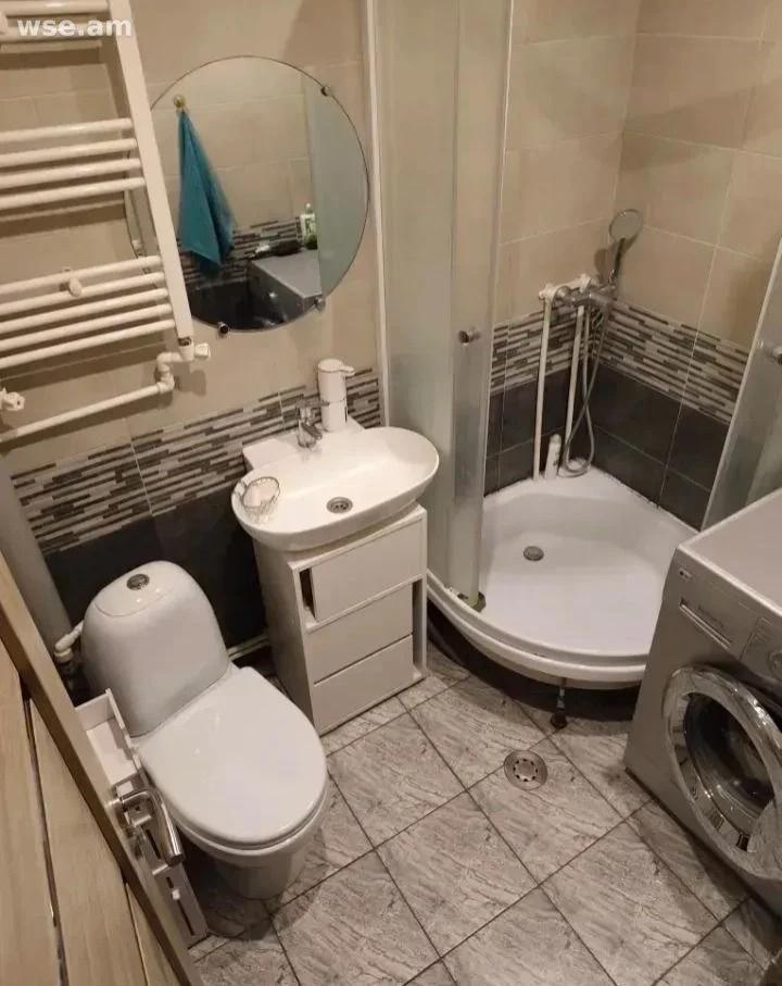 4 սենյականոց, 90 մ², 5/5 հարկ, Ազատության պողոտա 9A