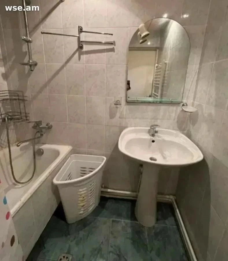 3-комн., 80 м², 7/17 эт., ул. Молдовакан 27