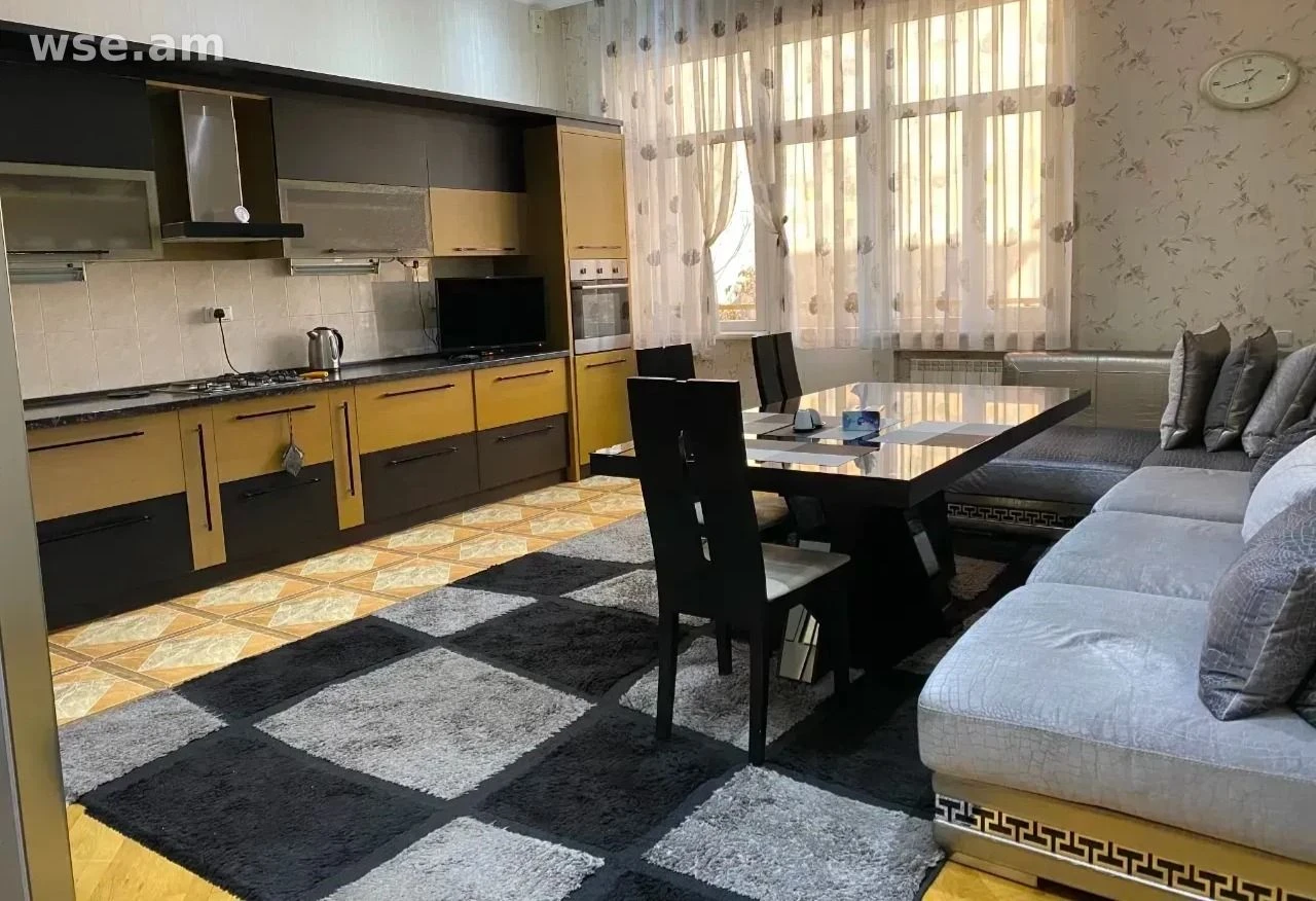 5-bed. apartment, 250m², 49 Nalbandyan Street - 730 000 $