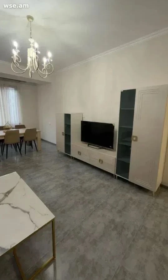 3-комн., 99 м², 2/8 эт., улица Никогаоса Адонца 2/6