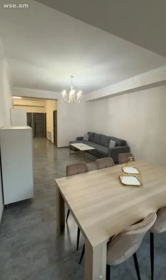 3-комн., 99 м², 2/8 эт., улица Никогаоса Адонца 2/6
