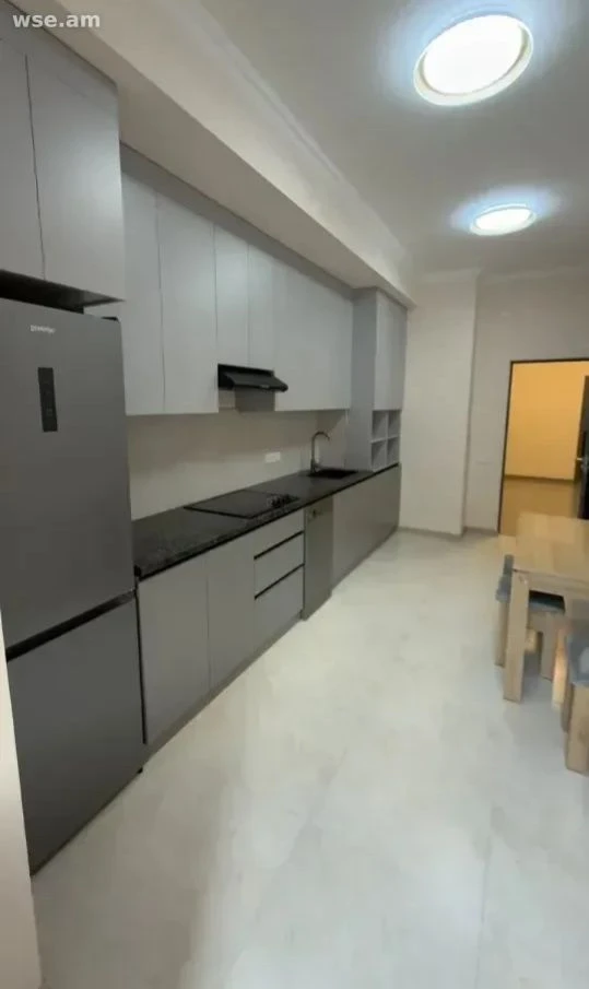 3-комн., 99 м², 2/8 эт., улица Никогаоса Адонца 2/6