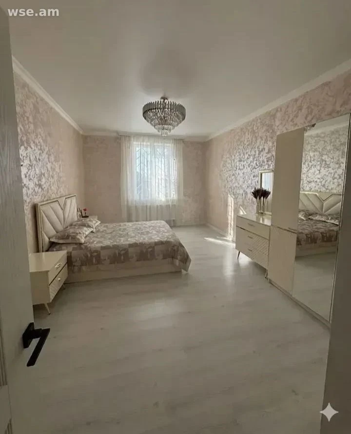 5 սենյականոց, 130 մ², 2/4 հարկ, Շիրակի փողոց 9